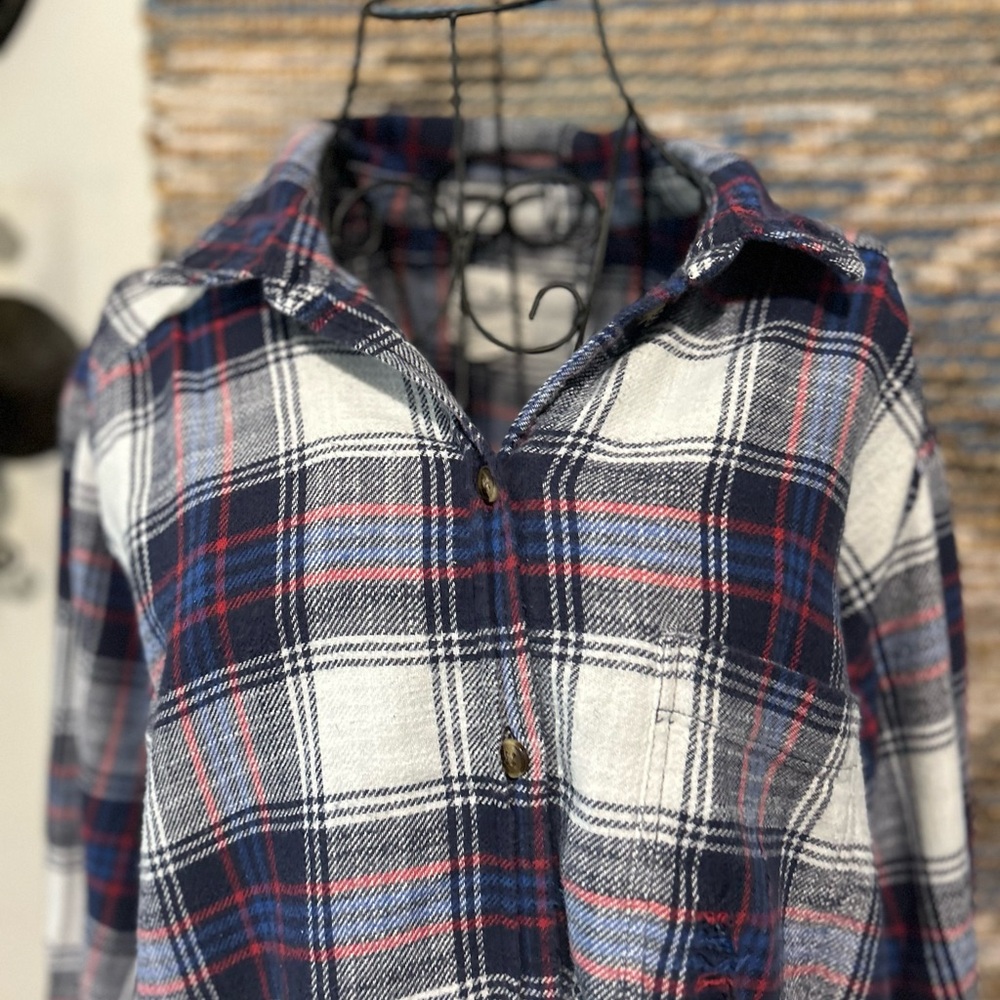 American Eagle Oversized Fit Distressed Button Down Flannel - Picture 3 of 11
